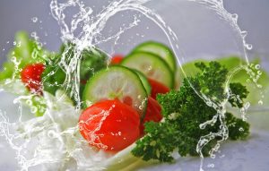 légumes bio et eau